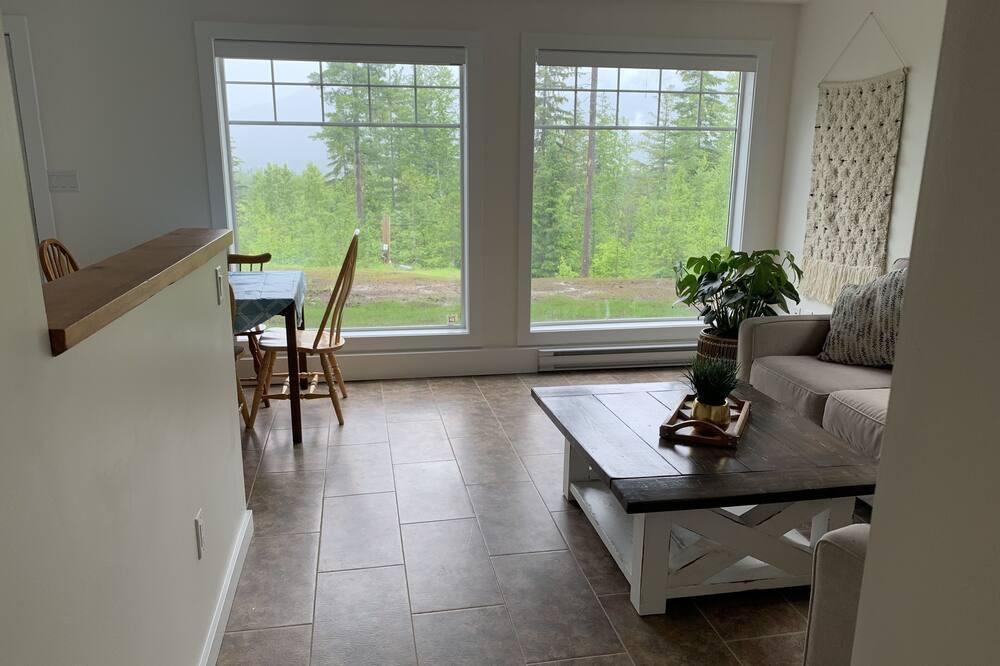 Eagle Bay Apartment | 1 bedroom mountain view suite