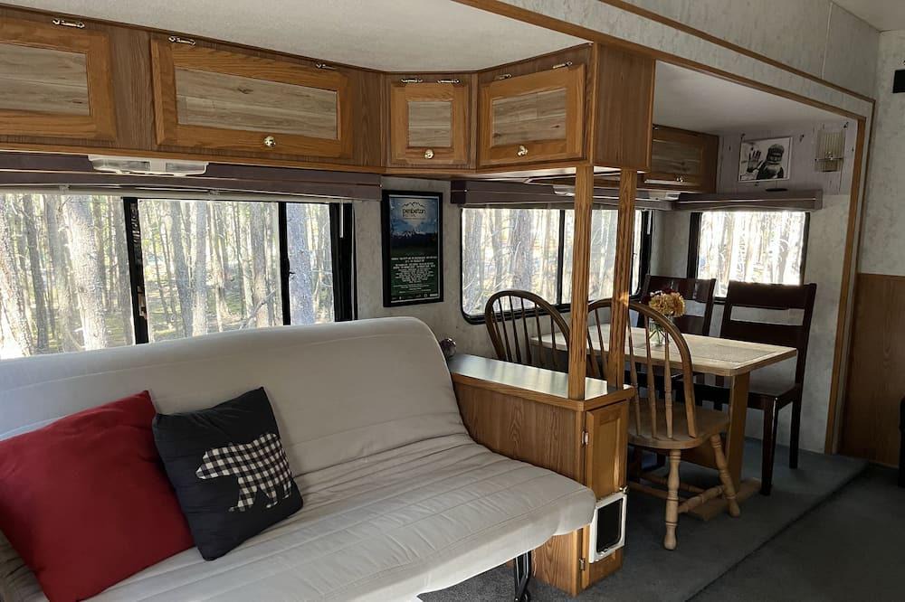 D'Arcy House | 1 Bedroom RV on Delightful 10 Acre Homestead