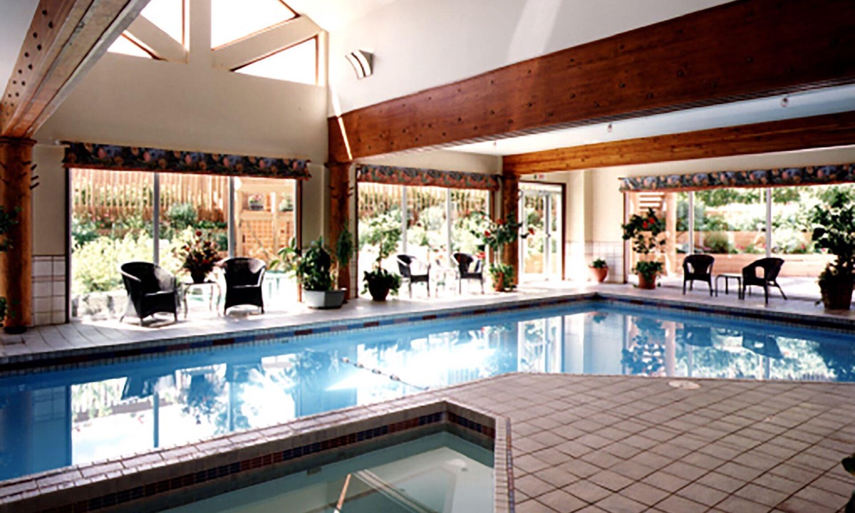 Banff Apartment | 1 week (August 3 -10) in Banff National Park. 2 bedrms, 2 full baths $499/night
