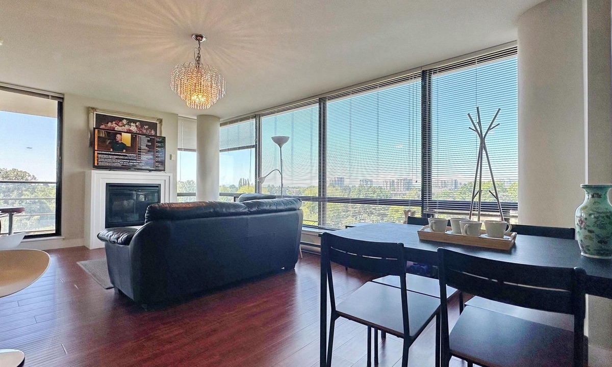 Richmond City Centre Apartment | 10 minutes to YVR, 2 bedrooms, 2 full bathrooms,high-rise with beautiful views