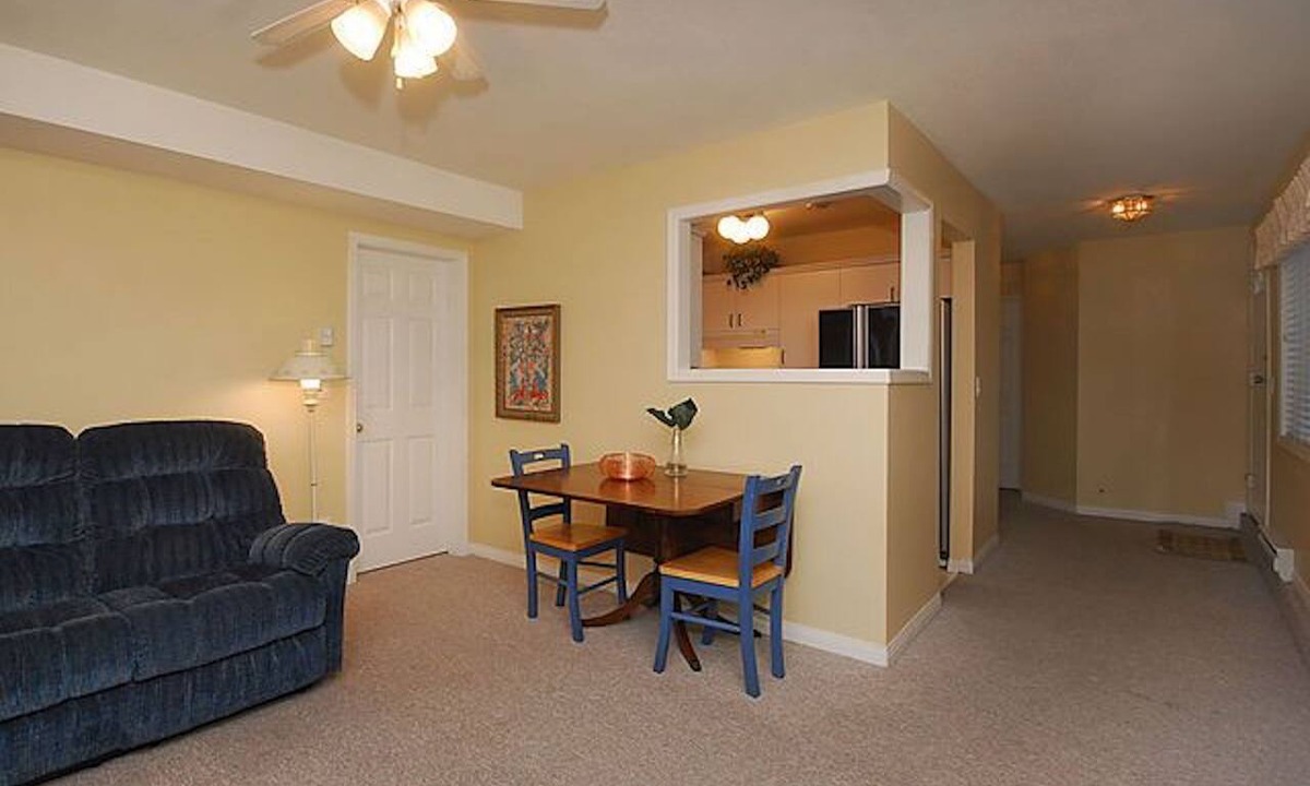 Cordova Bay Apartment | #102 Mysty Woods - 2 Bedroom Garden Suite