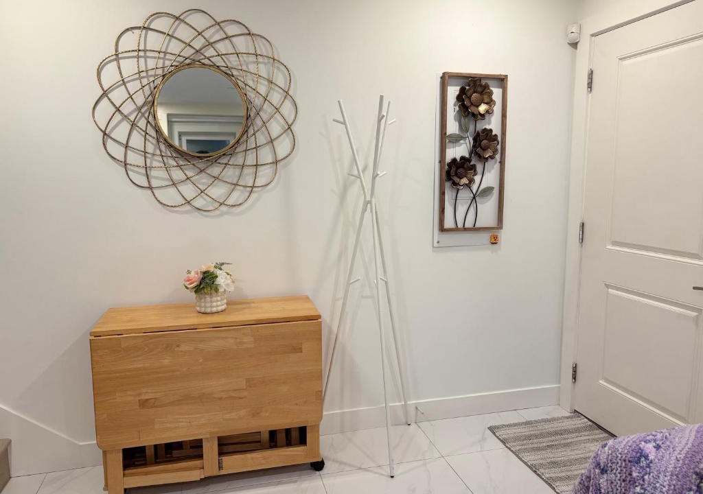 West Point Grey Apartment | 2bedroom Family Suite with Parking near UBC