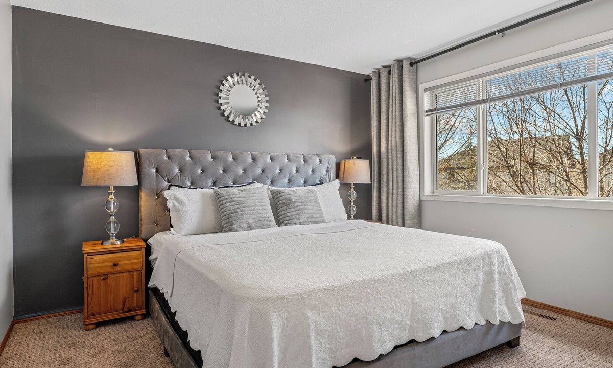 Calgary House | 3 bedroom house close to Airport.