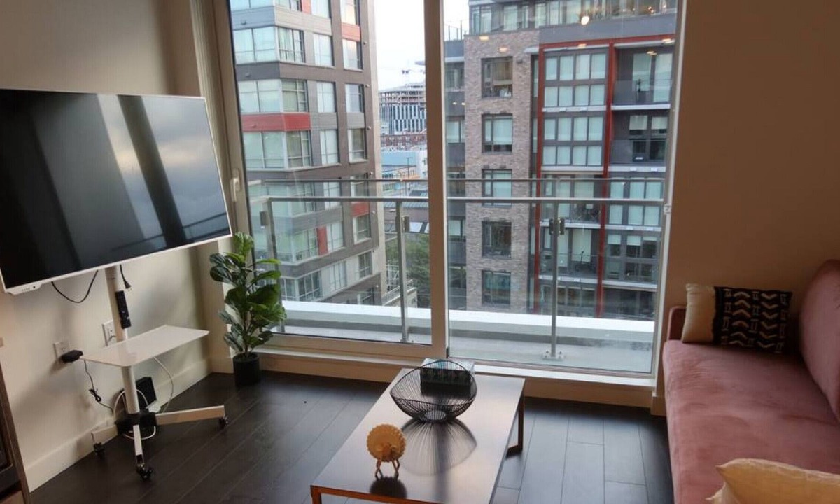 Southeast False Creek Condo | {30Days+} Scorpio Palace - 2 BDR 1 BATH @ Olympic Village