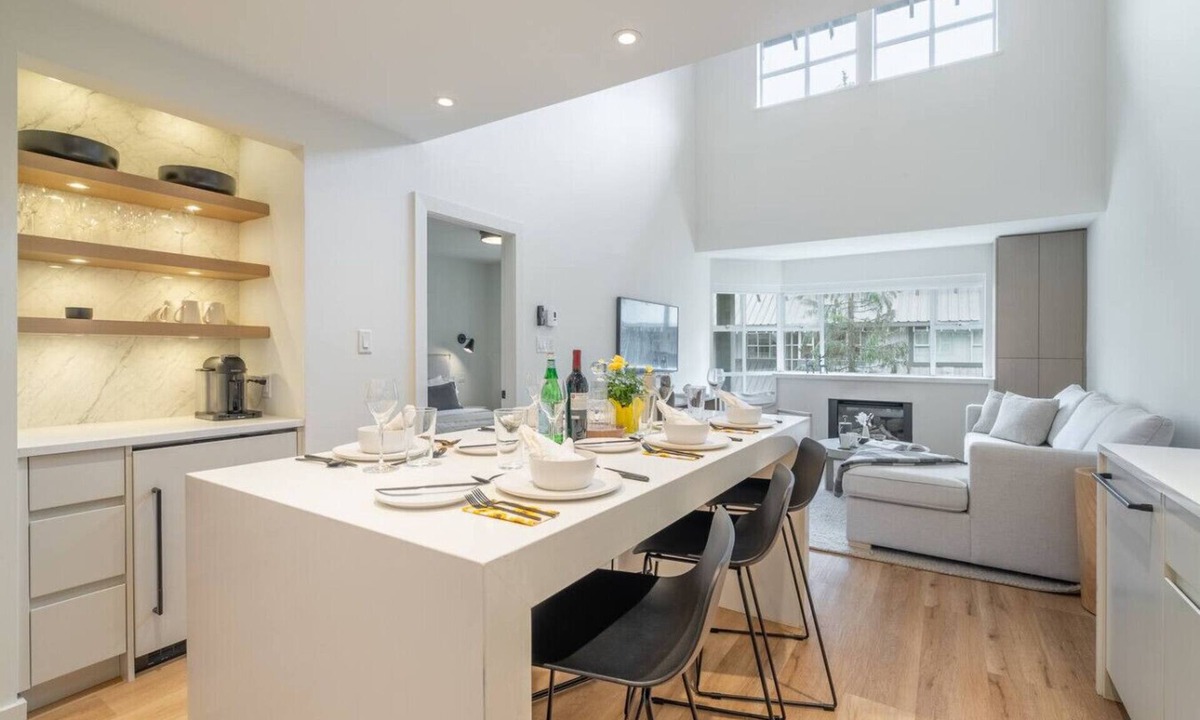 Blackcomb Apartment | 3BDR Luxury Ski-In&Out w/Pool&Hot Tub|Prime Loc.
