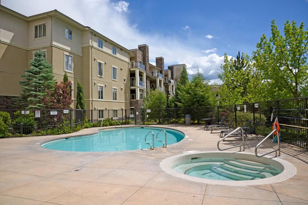 Quail Ridge Condo | 3BR / 2BA - Family Friendly or Couples Traveling Together - Private Balcony