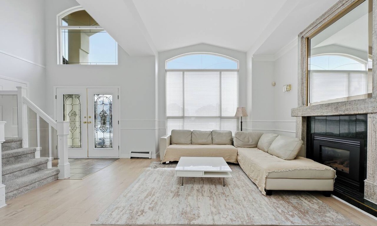 Fleetwood House | 4BR Family Retreat in Surrey