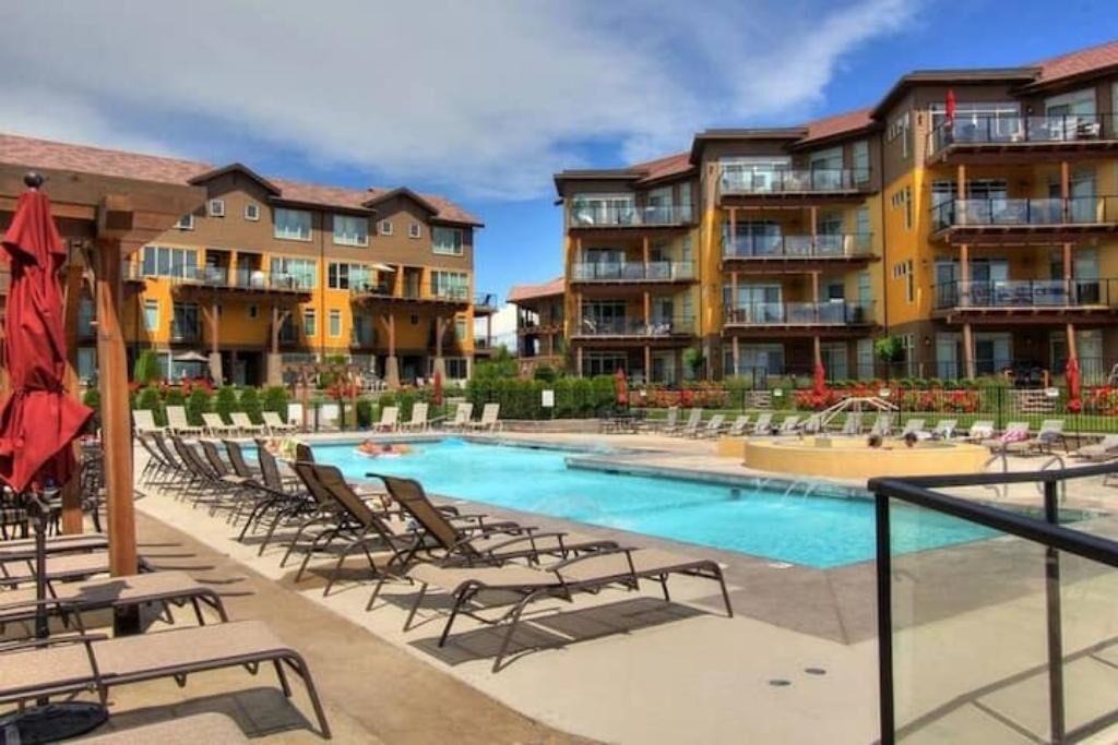 Westbank Condo | 6203 The Getaway - Barona Beach - Pool Facing