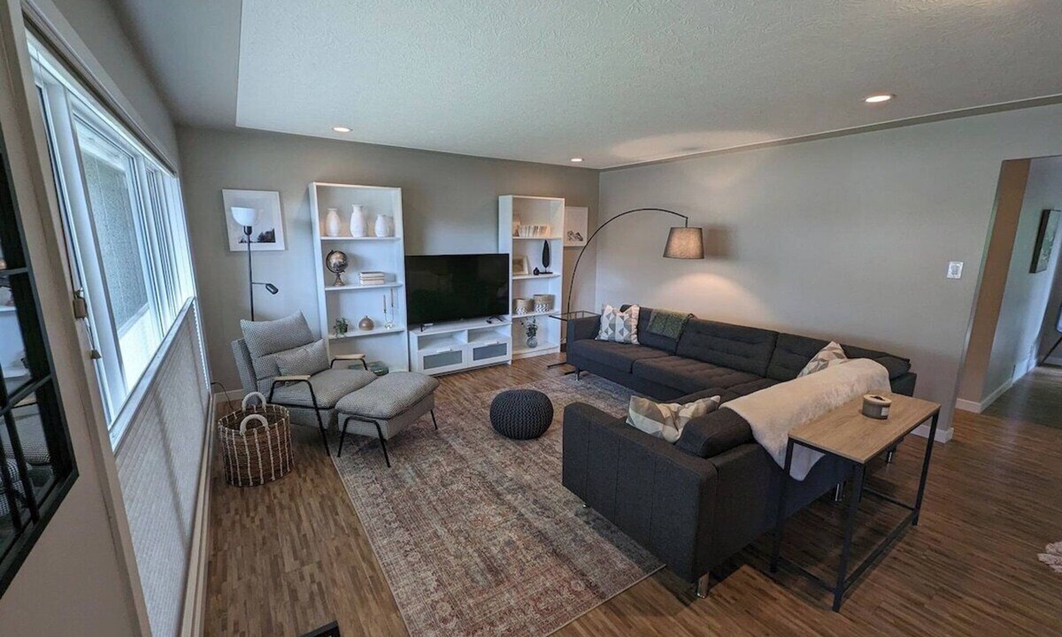 Kamloops House | 90 Day Plus Rental: Riverside Retreat
