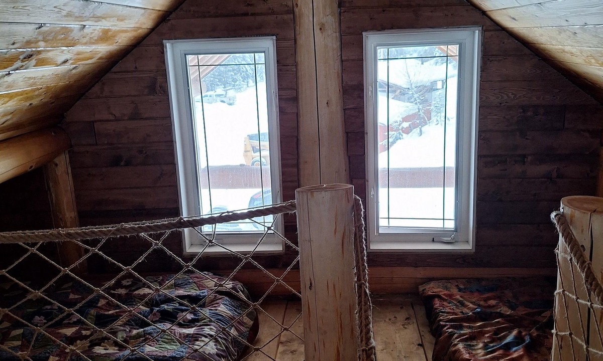 Retallack Cabin | A cabin in Retallack BC, with all the amenities. Adventure right out the door.