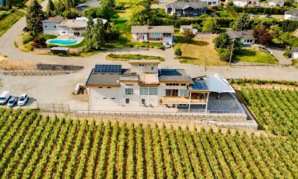 Central Okanagan Other | A Modern Organic Vineyard Escape - All 3 Bedrooms