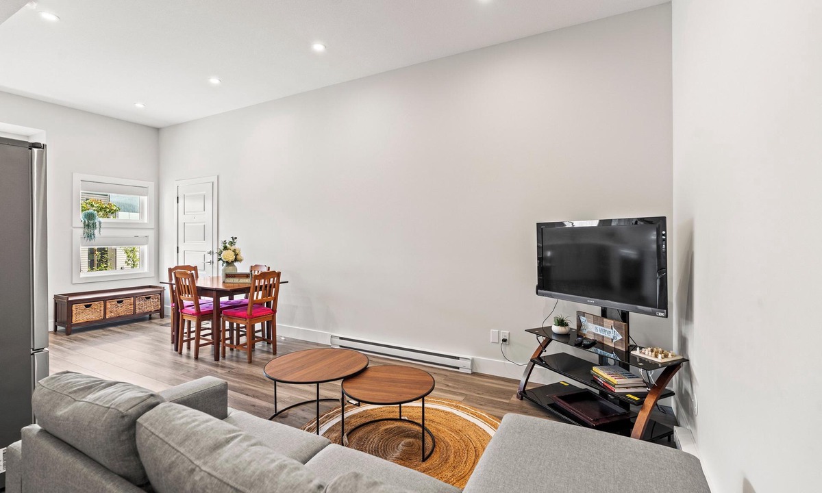 Foothills Apartment | Above it all - 2 Bed, Lower Suite on Silver Star