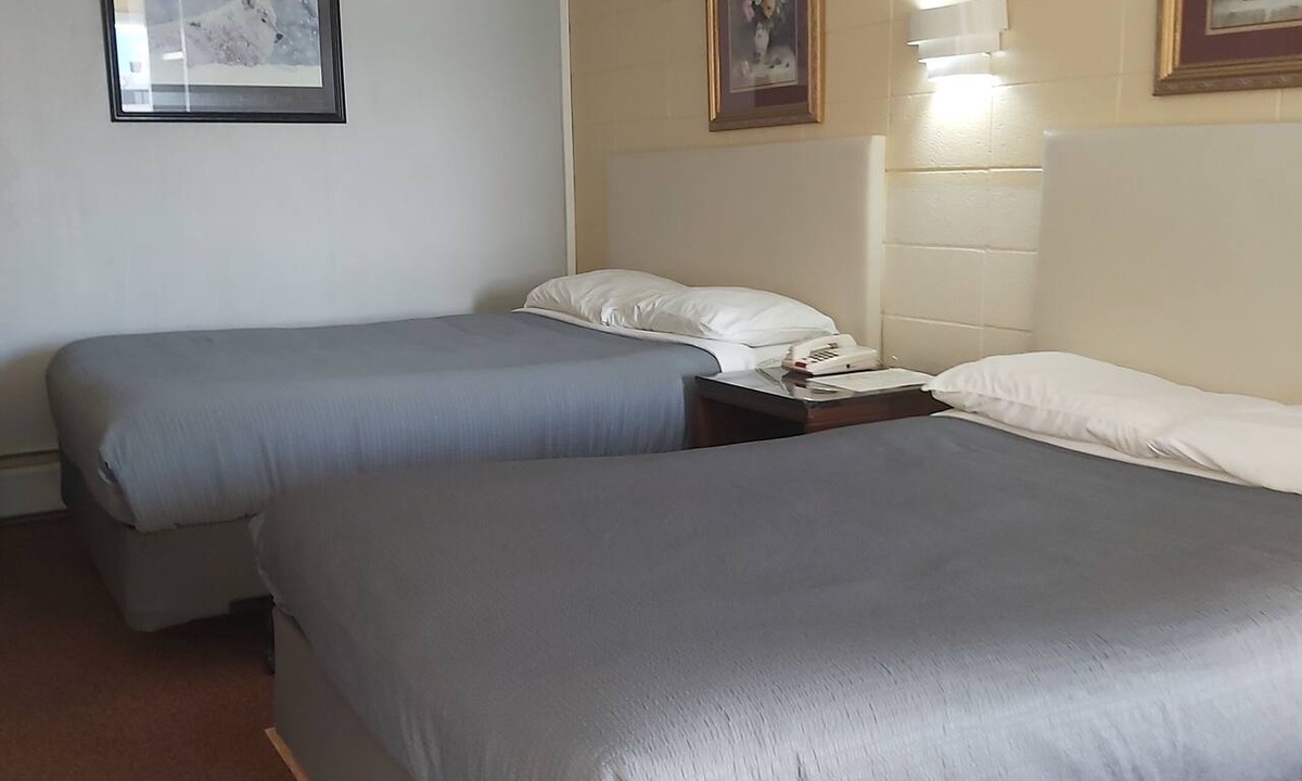 Grande Cache Hotel | Alpine Lodge Motel