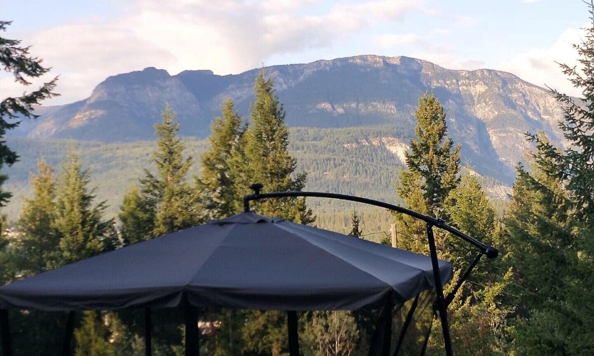 Golden Bed & Breakfast | Alpine Meadows Lodge - Double Room with Sofa