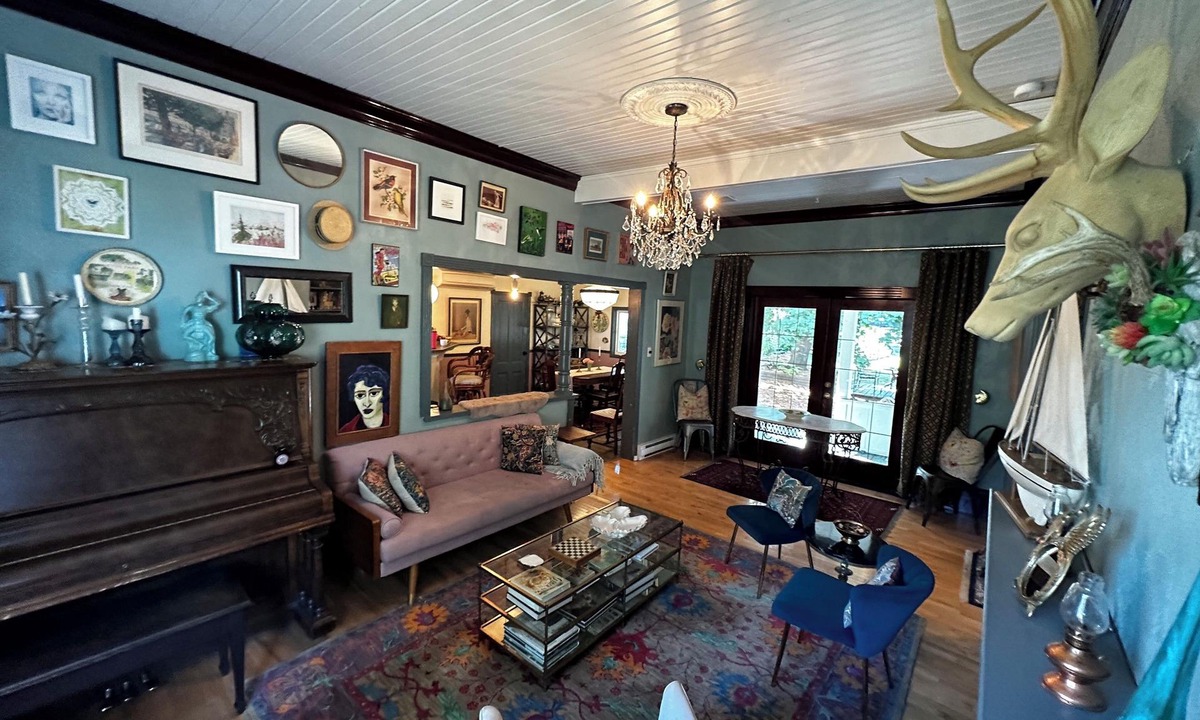 Slocan House | An outdoor adventure or a quiet retreat? The Swan House is perfect for both.