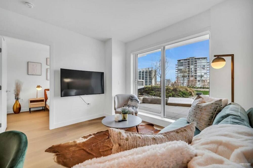 Richmond City Centre Apartment | ARIES PALACE - LUXURY& MORDEN 1 BEDROOM CONDO