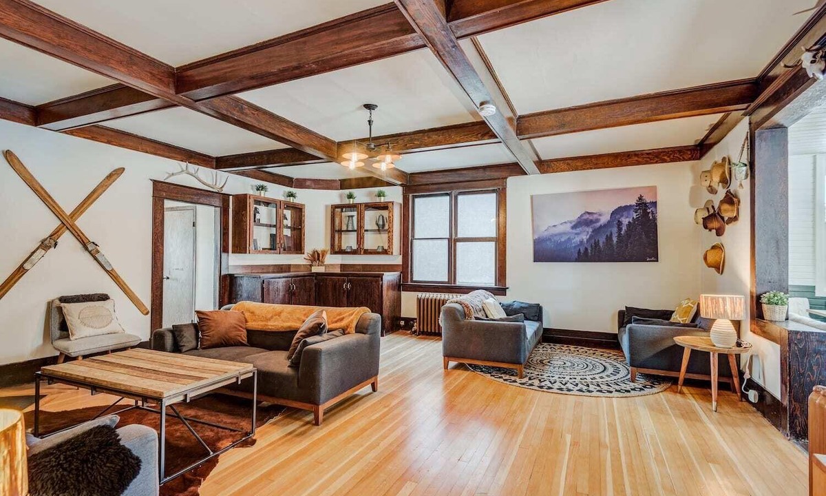 Banff House | Banff's Rocky Mountain House