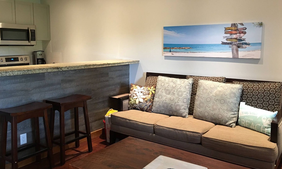 Windermere Condo | Beach and Lakefront Resort , Akiskinook 1 bed.