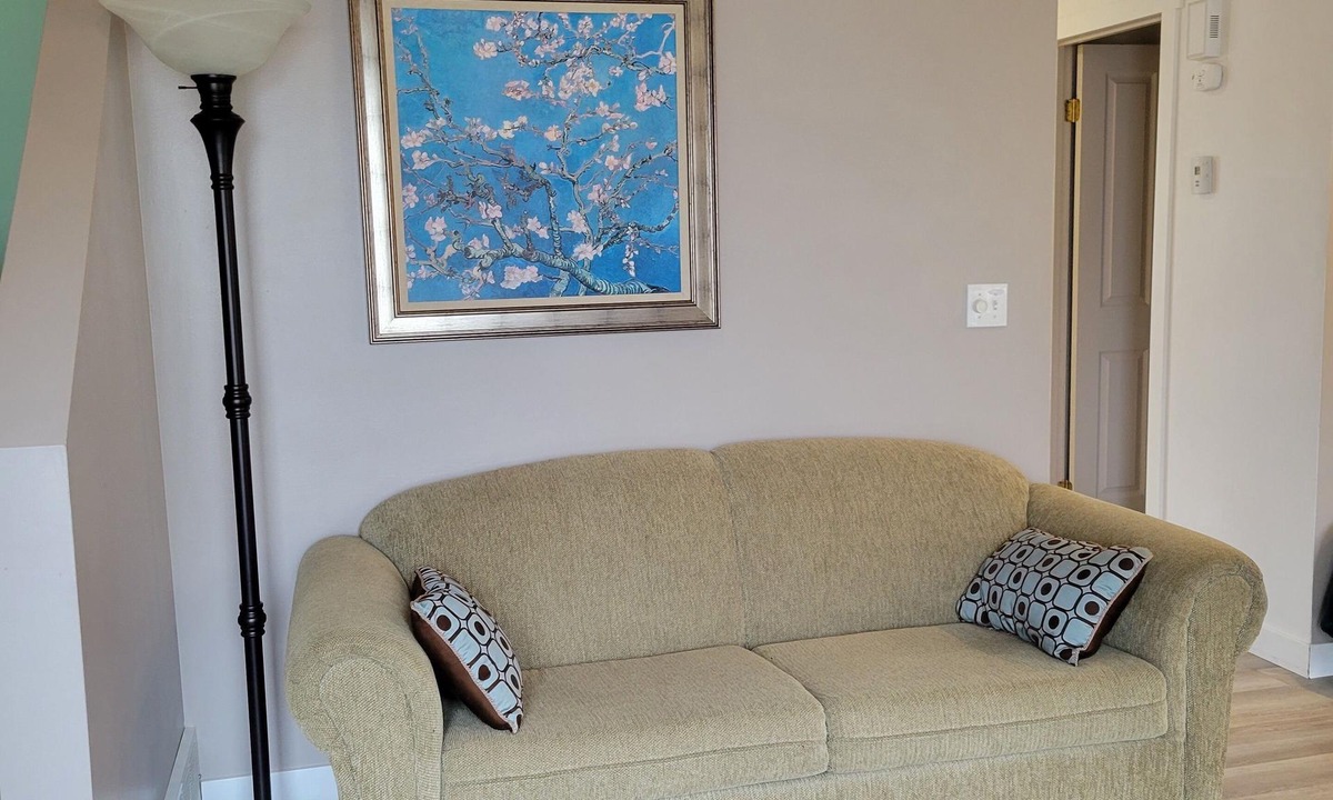Sylvan Lake Cottage | Beach Retreat with Hot Tub | 1 Block to Beach | Free Parking