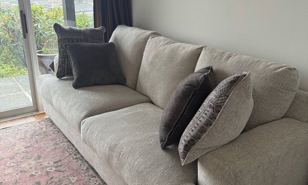 West Point Grey House | Beachside Retreat Paradise w Pool & Pickleball Court — 5 mins to downtown