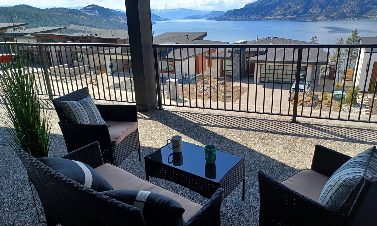 Central Okanagan House | Beautiful 2 bed 2 bath with incredible lake view!