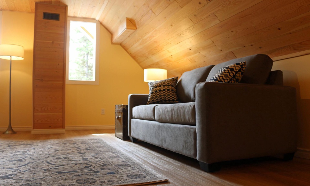 Lumby House | Beautiful house with private lake and ultimate privacy - Hideaway Chalet