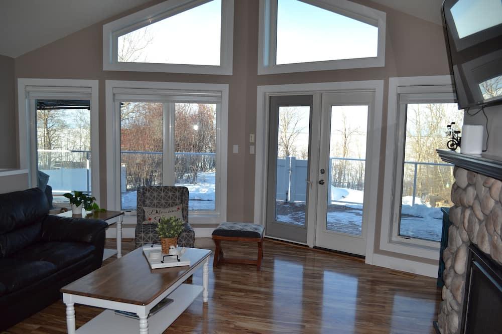 Rochon Sands Cottage | Beautiful Lakefront Home on Buffalo Lake in Central Alberta
