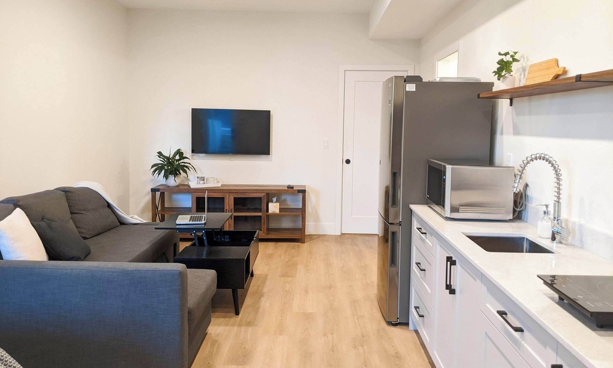 Coquitlam House | Beautiful New 1-Bedroom Ranch Park Retreat
