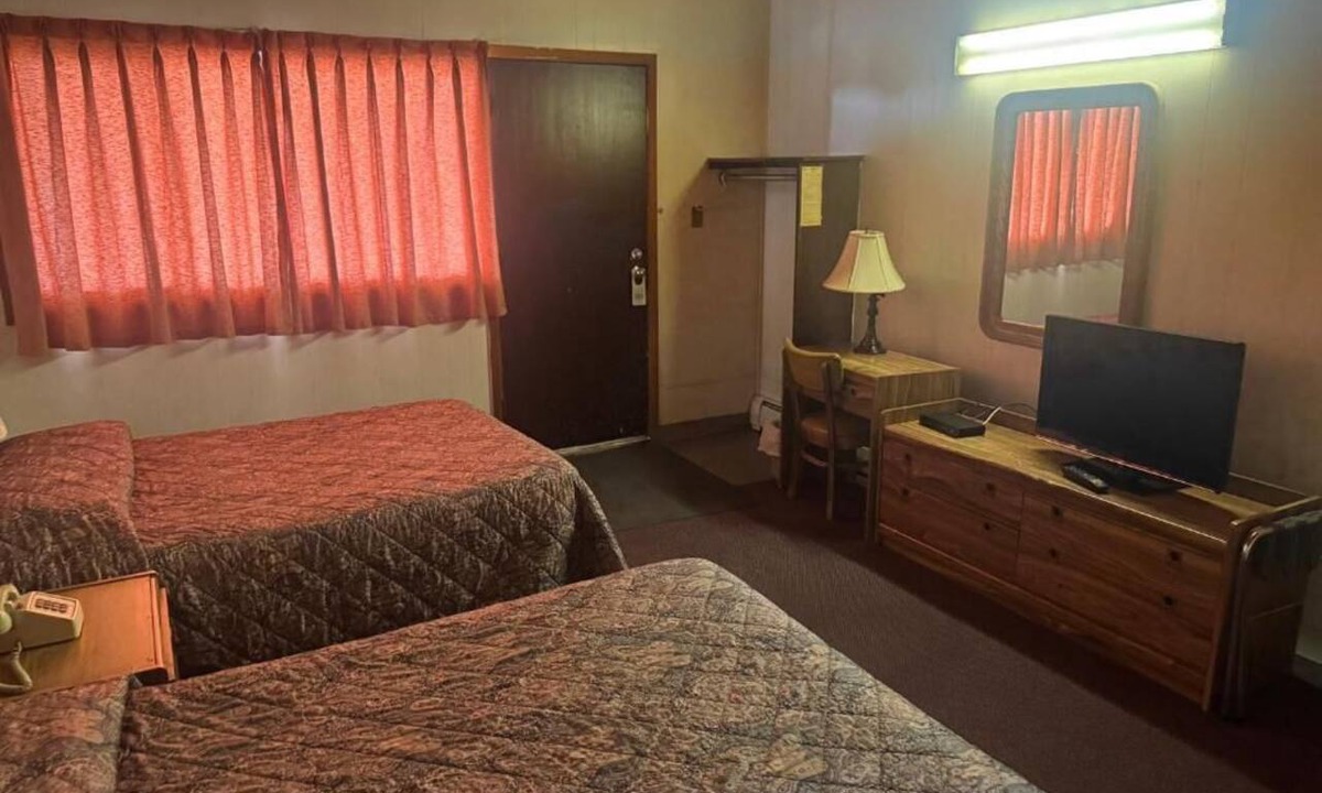 Grande Cache Hotel | Big Horn Motor Inn