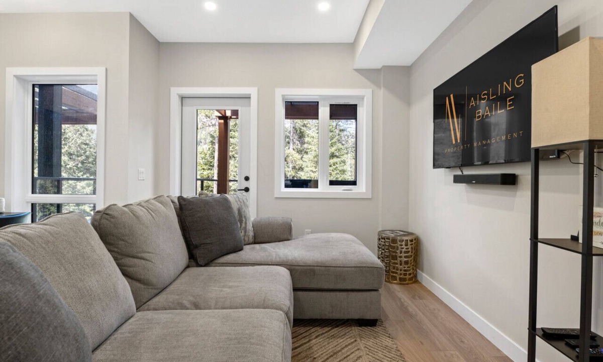 Panorama House | Boreal Bliss | Private Hot Tub | Slope-Side