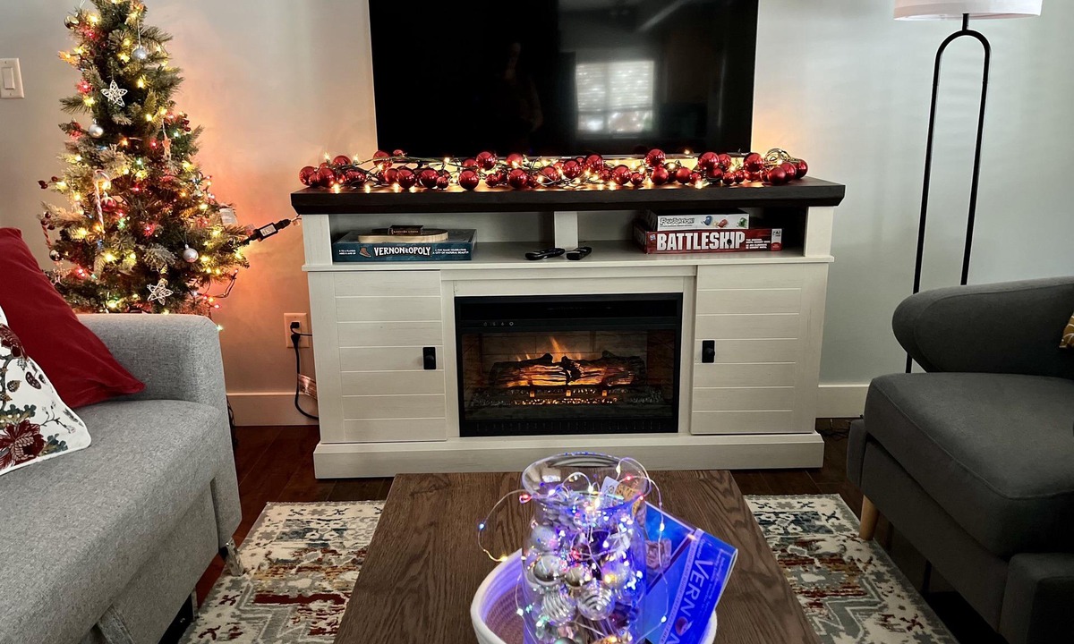 Foothills Apartment | Bright 2 bdrm, 13 minutes from Silver Star/Golf/Lakes