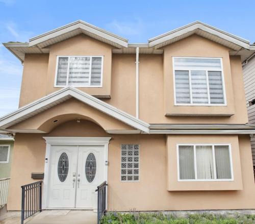 Sunset House | Bright and Comfy 4BR Home Ideal for Families