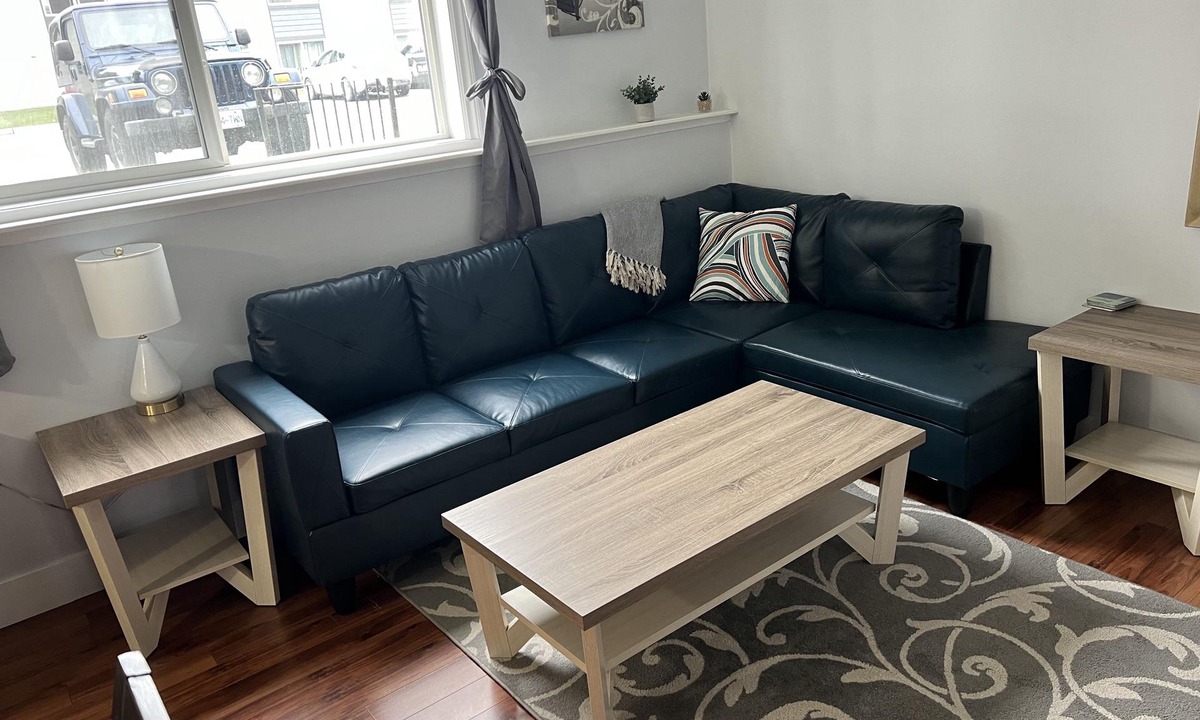East Kootenay Apartment | Bright and Cozy 2BR Central Condo W/D Parking