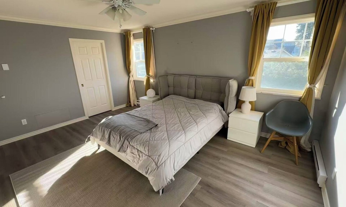 Steveston House | Bright and Cozy Modern Suite in Steventon Richmond