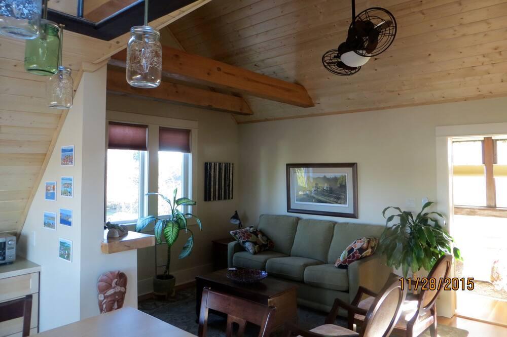 Fairfield Apartment | Bright and newly renovated loft in Cook Street Village, minutes from the ocean!#
