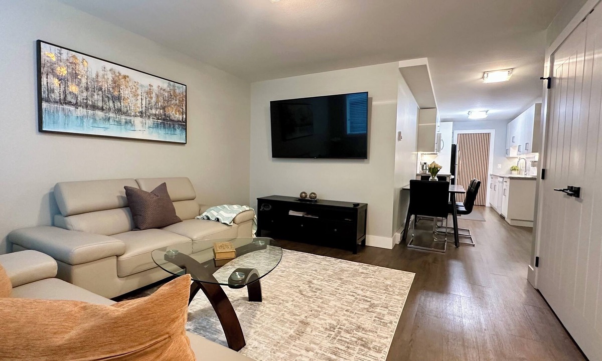 Central Okanagan Apartment | Bright Ground-Level 1BR Suite Near Golf, Trails & Wineries