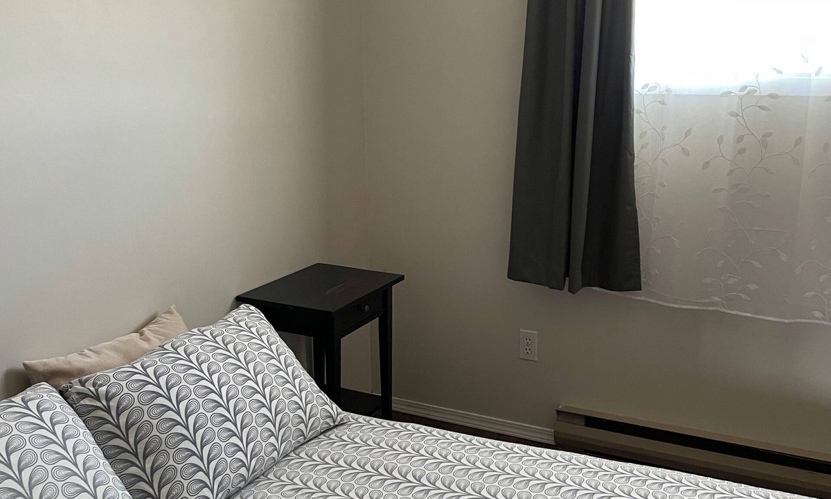 Grand Forks Apartment | Bright Spacious - Near Recreation Centre and Hospital