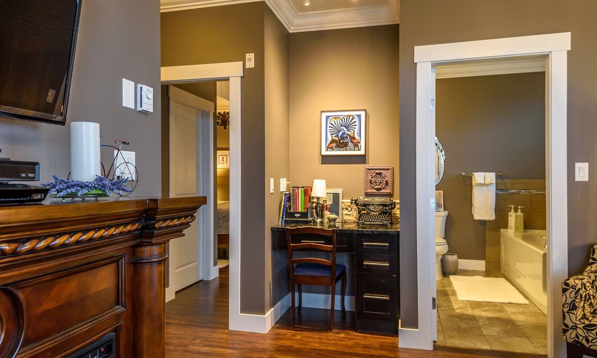 West Abbotsford Hotel | Brookside Inn Boutique Hotel