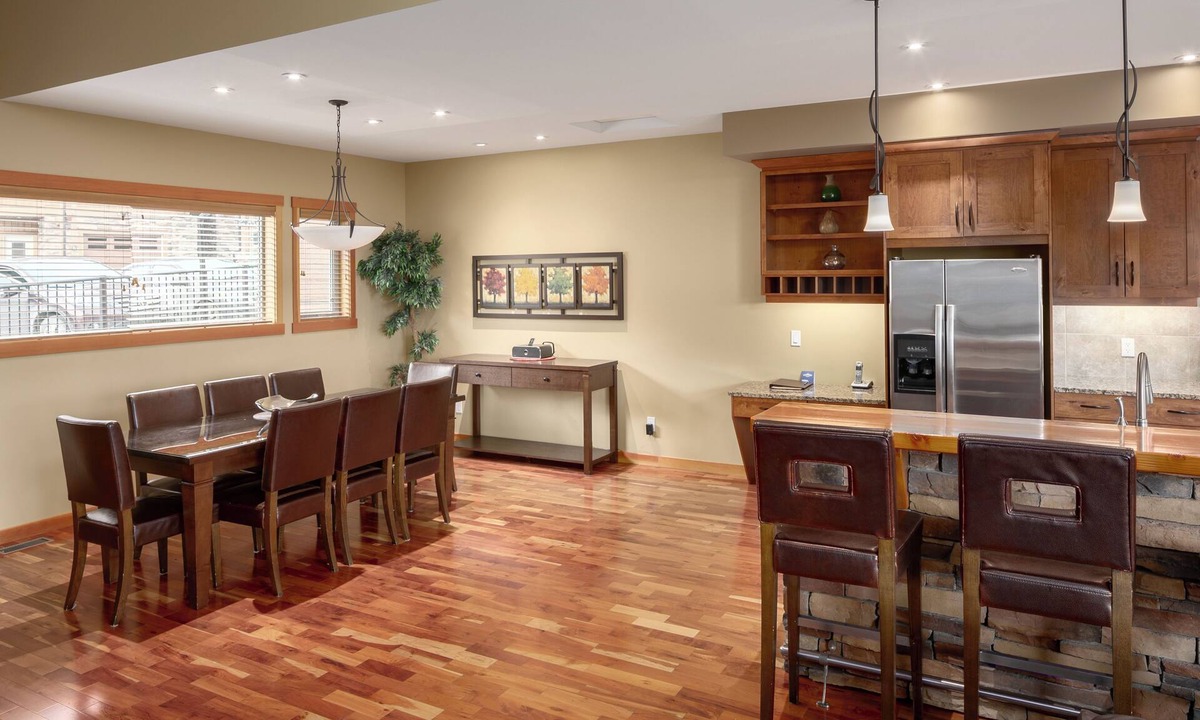 East Kootenay House | Residences 3 Bedroom Bugaboo Plus Condo: Unit 15