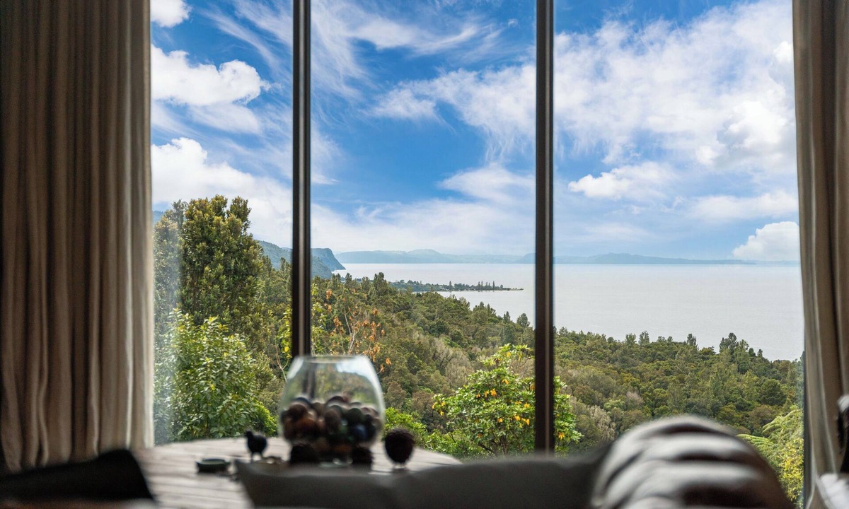 Mount Ruapehu Ski Area House | Camelot - Lake Taupo - Holiday Home - Pukawa