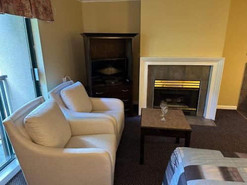Newton Hotel | Canadian Inn