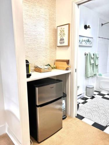 Canyon Heights Apartment | 'Canyon Heights' Retreat (Grouse Mountain)