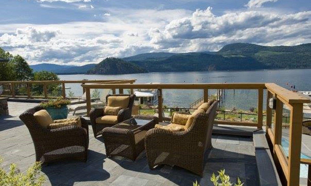 Blind Bay House | Carmel Beach Private Lodges - Unit #3. Lakefront 4 bedroom unit.