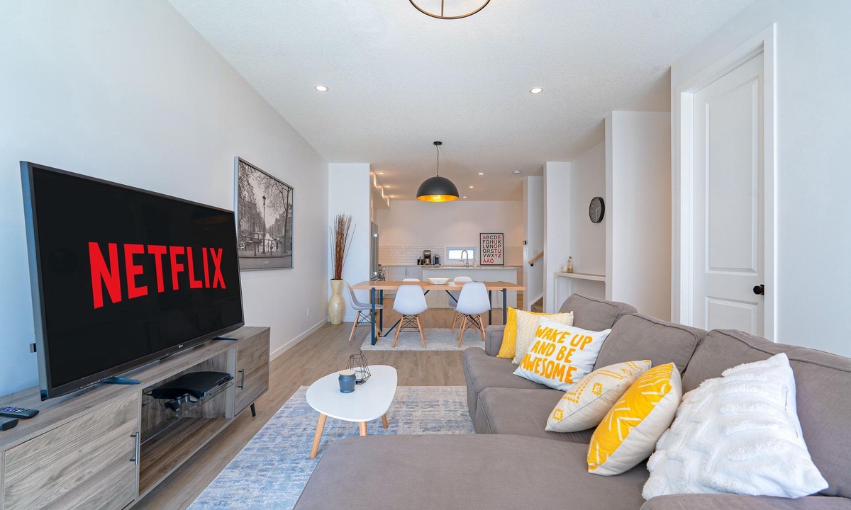 Bridgeland House | Central, Family-sized 3 BR Townhome with AC, Work Space & Private Parking