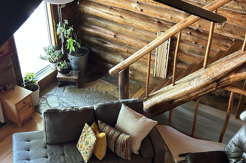 Alhambra Cabin | Charming Log Home Nestled in 7 Wooded Acres