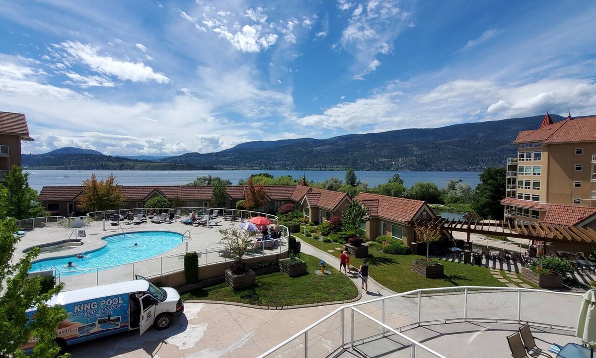 North End Condo | Condo with Lake and Pool Views @Discovery Bay Resort