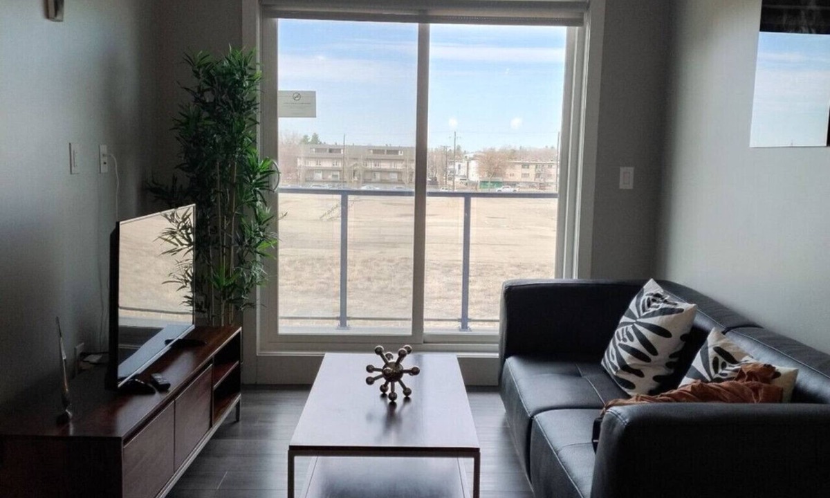 North Central Edmonton Apartment | Corporate Stays | Park Avenue 2 Bedroom