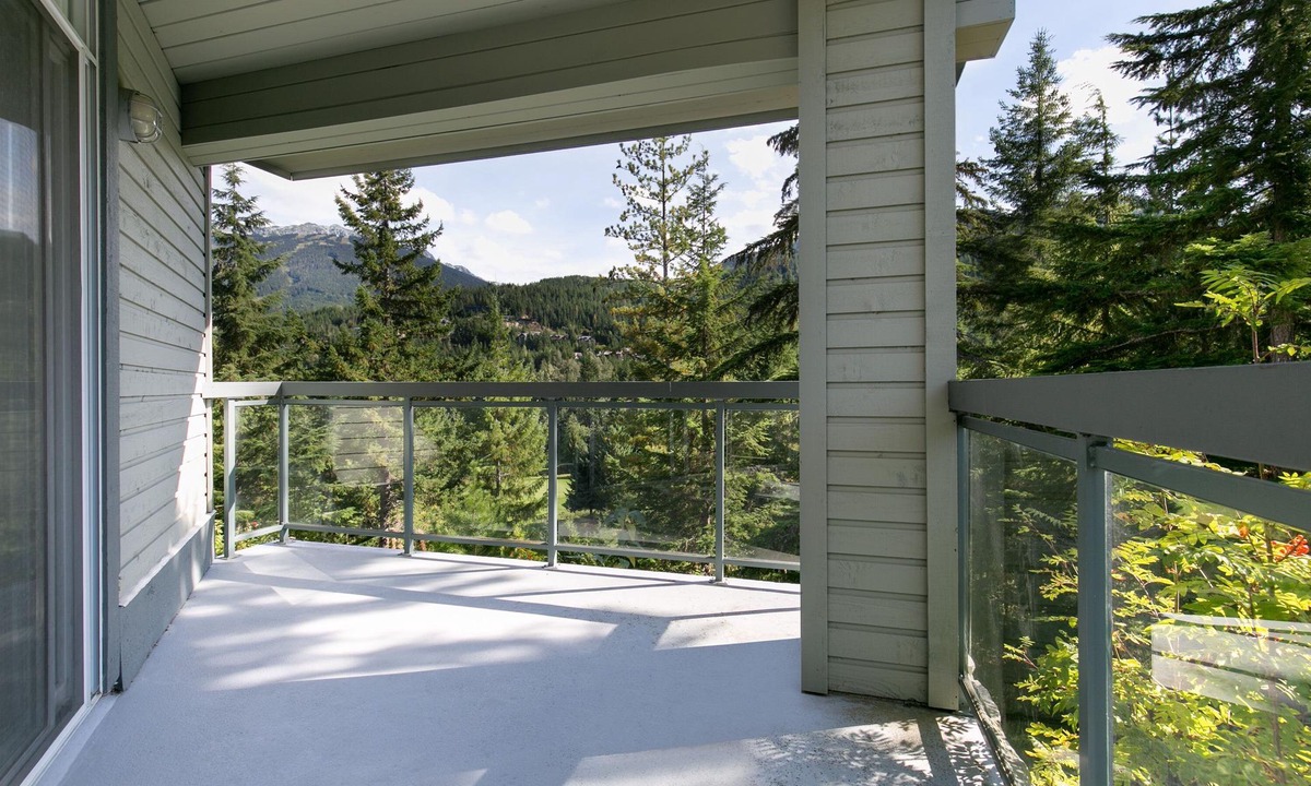 Blueberry Hill House | Cosy ski retreat with mountain views