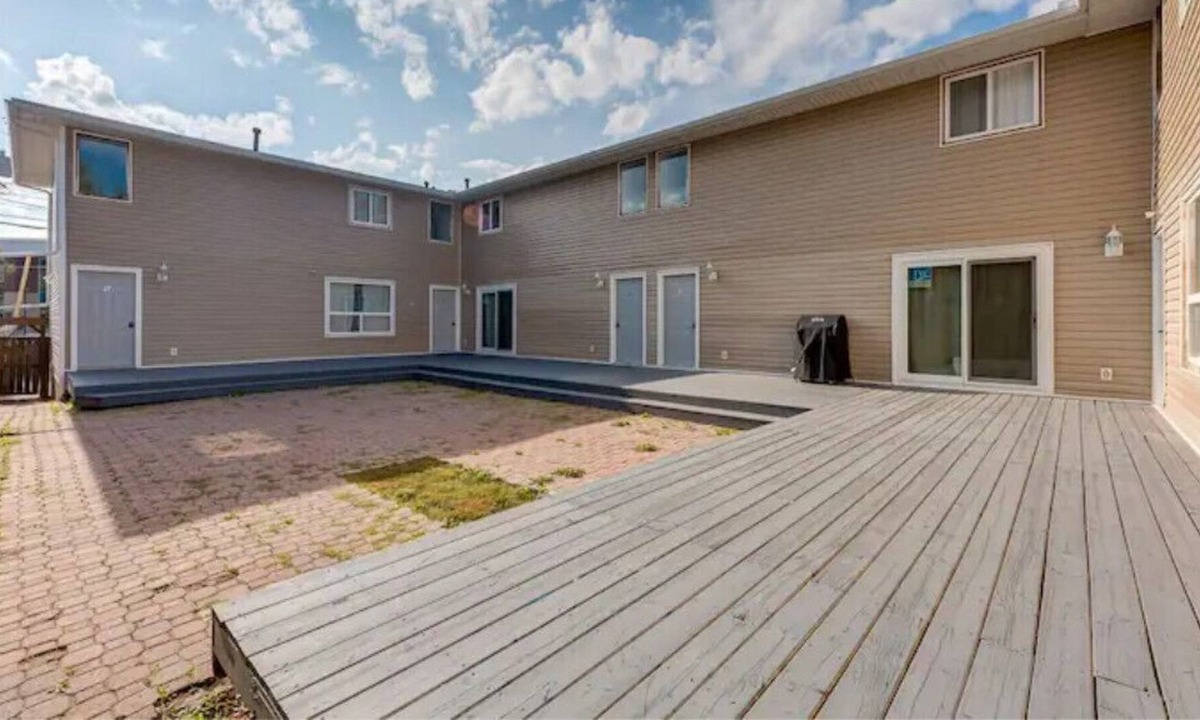 Northwest Calgary House | *Cozy* 3 BR - OnRoute to Banff