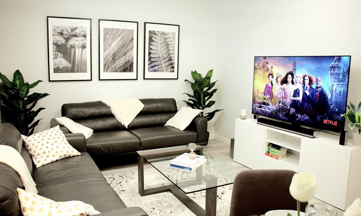 Southeast Calgary House | Cozy and Luxurious suite in Lake Community of Mahogany